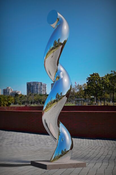Continuum #1 - A Sculpture & Installation Artwork by Daniel Kei Wo